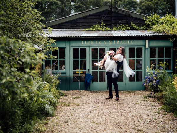 Roo and Rob at their Worton Kitchen Garden wedding in Oxfordshire